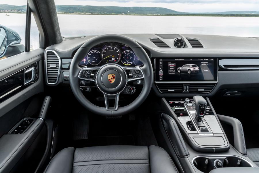 Торпедо Porsche Cayenne E-Hybrid (PO536) 2018 года  (WW) (фото 38 из 85)